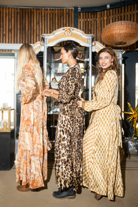Thumbnail for Vestido largo Kimono Akira Animal Print