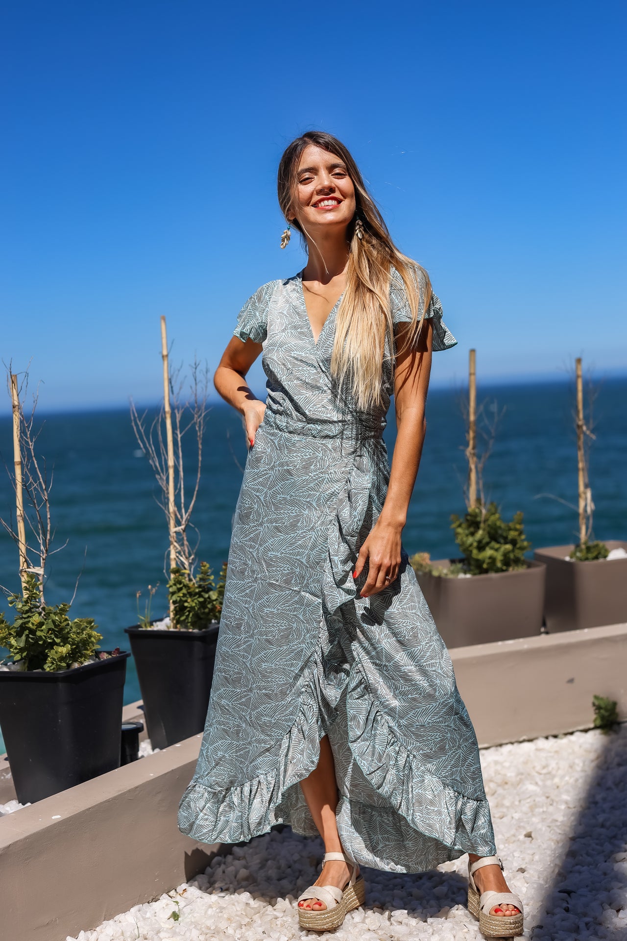 Vestido largo de seda y kimono celeste